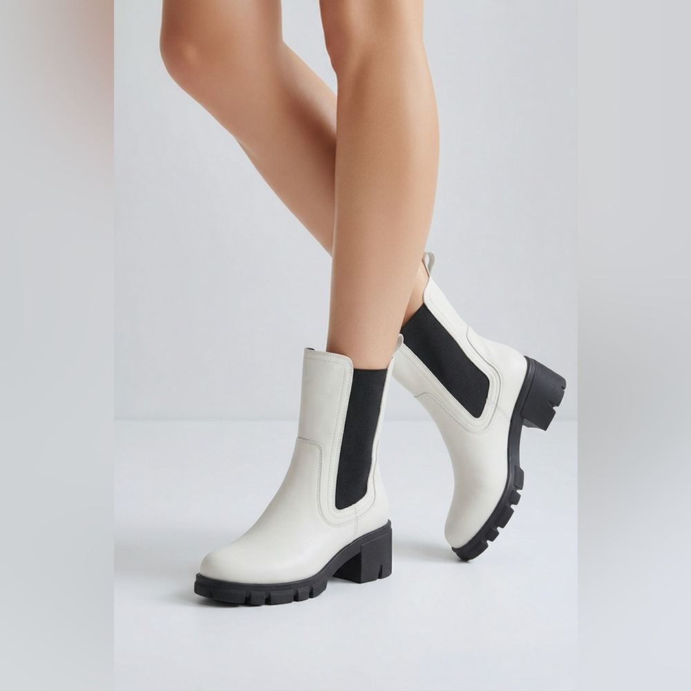 Tinstree Women's Chelsea Boots White Black Elastic Panels Chunky Lug Sole​